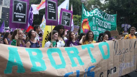 na-paulista,-marcha-pede-legalizacao-do-aborto-e-igualdade-de-genero