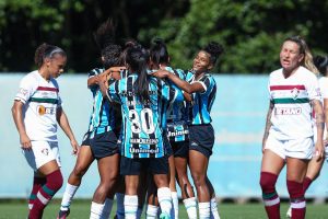 gremio-segura-reacao-do-flu-e-vence-no-brasileiro-feminino-de-futebol