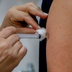 vacina-contra-a-dengue-sera-distribuida-a-mais-625-municipios