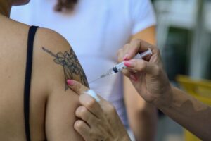 vacinacao-contra-gripe-e-ampliada-para-publico-acima-de-6-meses
