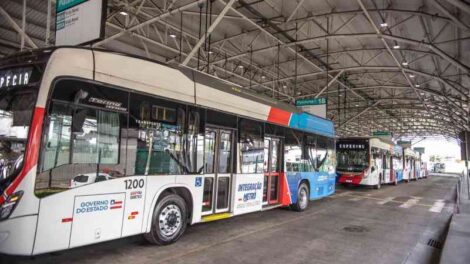 onibus-eletricos:-prefeitura-em-parceria-com-o-governo-do-estado-amplia-linhas-em-lauro-de-freitas