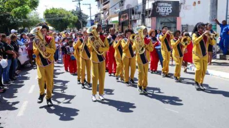 populacao-lotam-as-ruas-do-centro-e-festejam-os-62-anos-de-emancipacao-politica-de-lauro-de-freitas